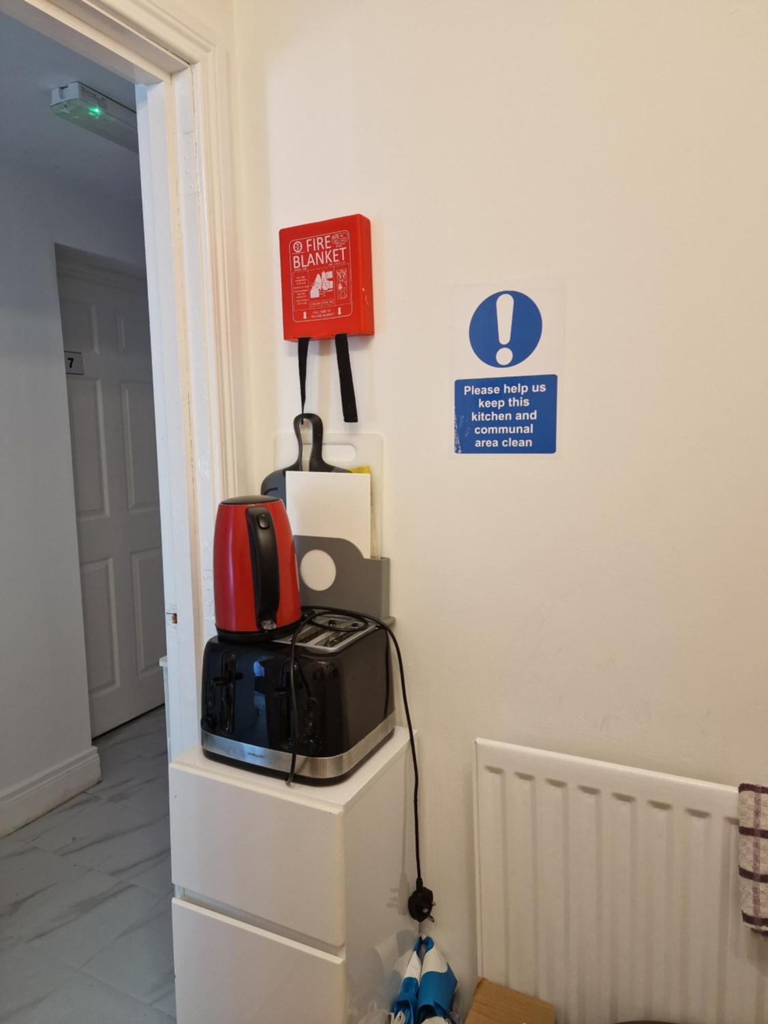 הוסטל Aunty Katie'S House, Ni Tourist Board Certified & Located On The Main Oldpark Road To Belfast, With Free Continental Breakfast & Free Ultra Fast Sky Internet, Free Sky Sports & Free Sky Cinema, Self-Check In After 10Pm Gmt מראה חיצוני תמונה