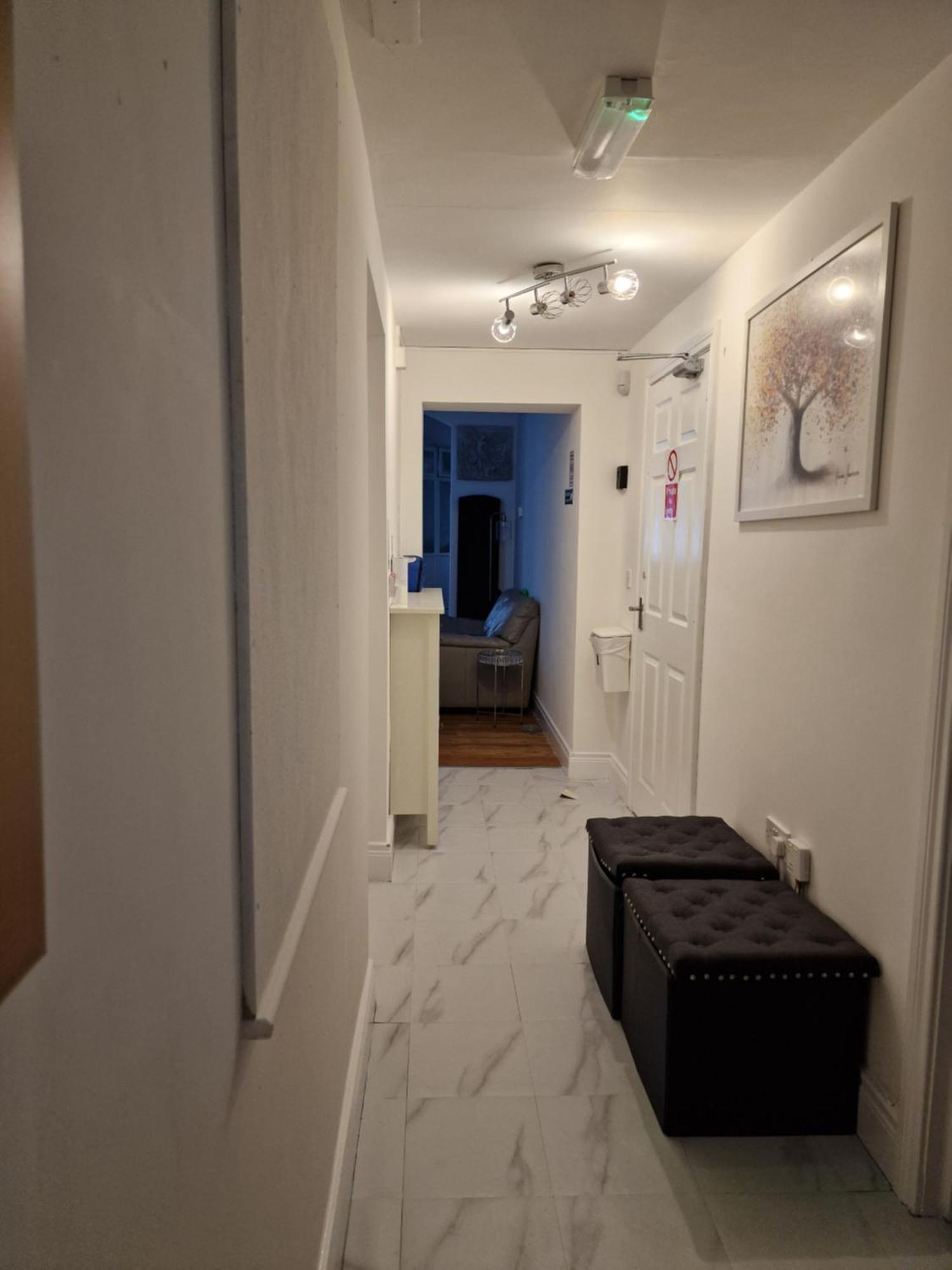 הוסטל Aunty Katie'S House, Ni Tourist Board Certified & Located On The Main Oldpark Road To Belfast, With Free Continental Breakfast & Free Ultra Fast Sky Internet, Free Sky Sports & Free Sky Cinema, Self-Check In After 10Pm Gmt מראה חיצוני תמונה